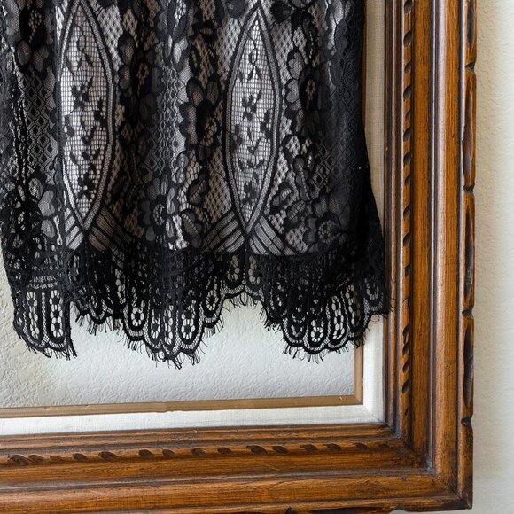 New York & Co Blouse Sz M Black Eyelash Lace Lined Sleeveless Keyhole Halter Top - Picture 5 of 8